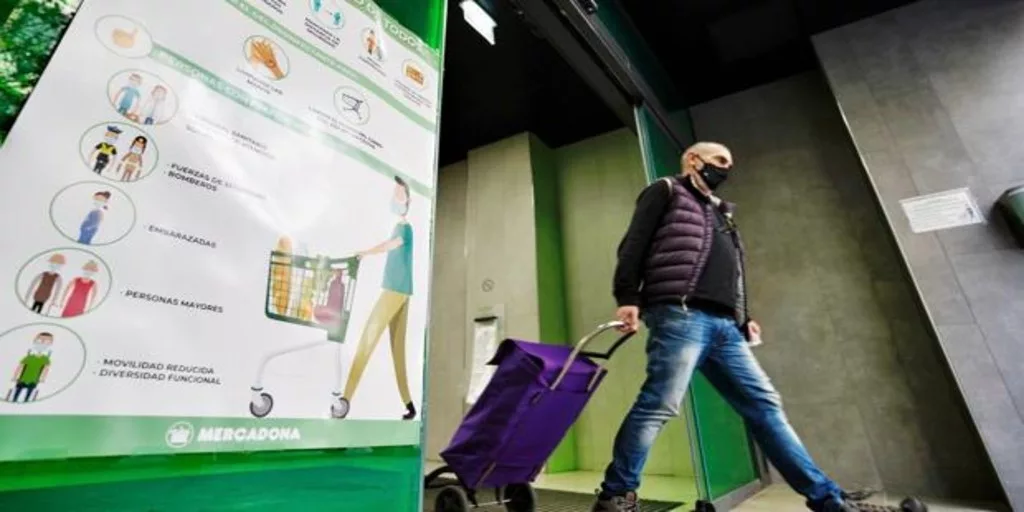 LaVozdeGalicia.es: Austria hace obligatorio el uso de mascarillas FFP2 en supermercados y en el transporte público